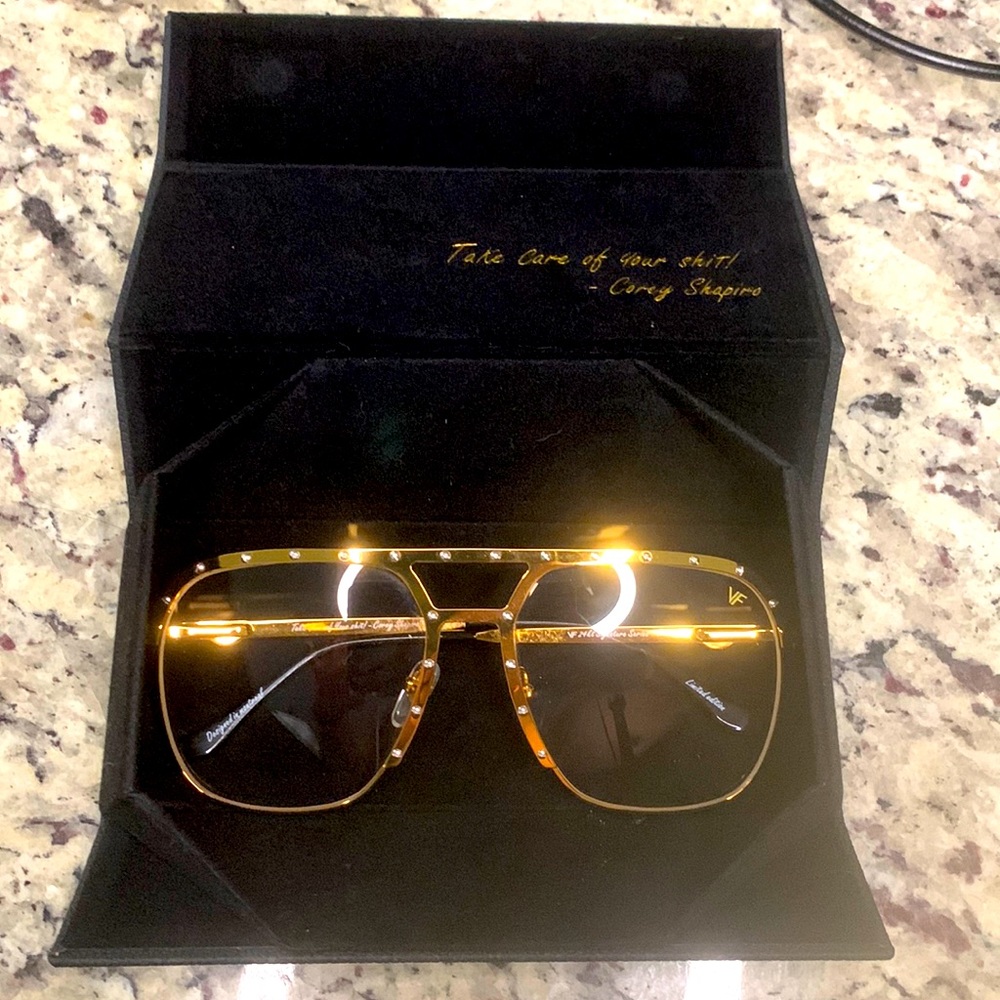 Gold frames